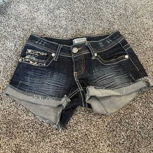 Dark denim jean shorts beaded stitch pattern pockets size 0